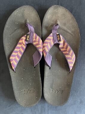Teva Reflip Flip Flops Womens 8 Purple Orange Geometric Thong Sandals